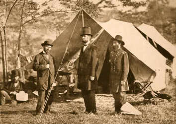 Porträt von Allan Pinkerton, Präsident Lincoln und Major J. A. McClernand, 1862